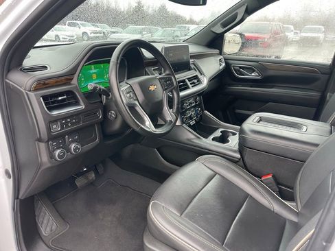Used 2023 Chevrolet Suburban Premier AWD/4WD image 13