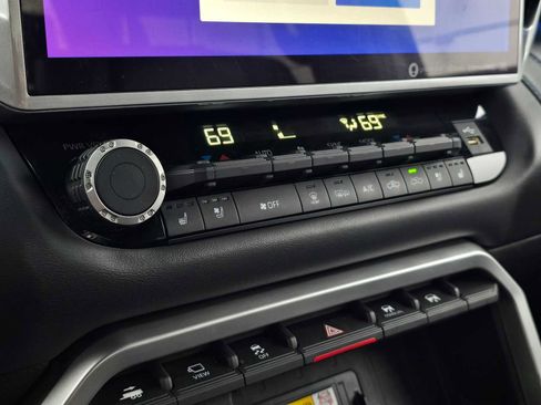 Used 2023 Toyota Tundra Platinum image 28