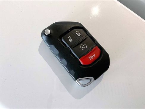 Used 2025 Jeep Wrangler Unlimited Rubicon AWD/4WD image 35