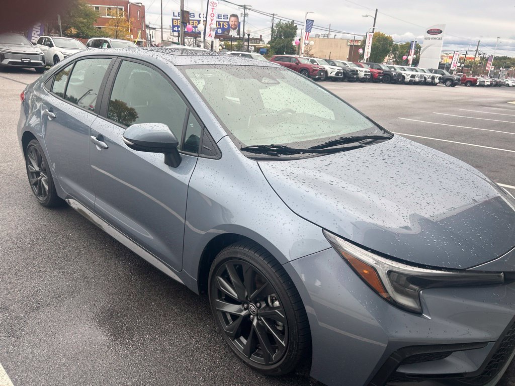 Used 2023 Toyota Corolla XSE FWD image 3
