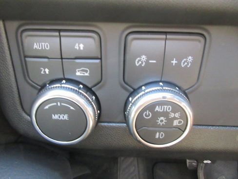 New 2026 GMC Yukon XL Denali w/ Sun & Power Step Package image 17