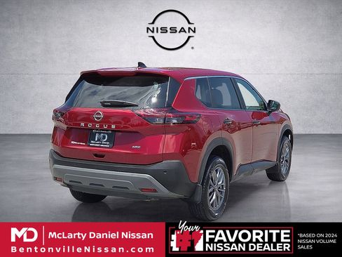 Used 2023 Nissan Rogue S AWD/4WD image 5
