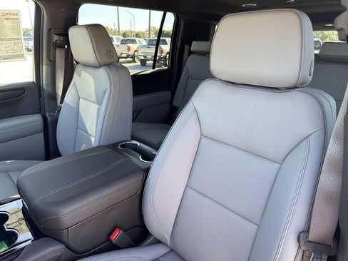 New 2026 GMC Yukon XL Elevation image 26