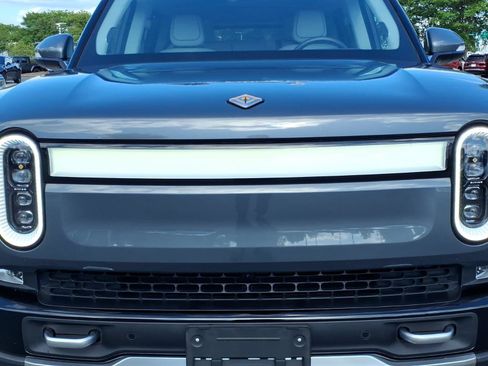 Used 2024 Rivian R1S Adventure AWD/4WD image 13