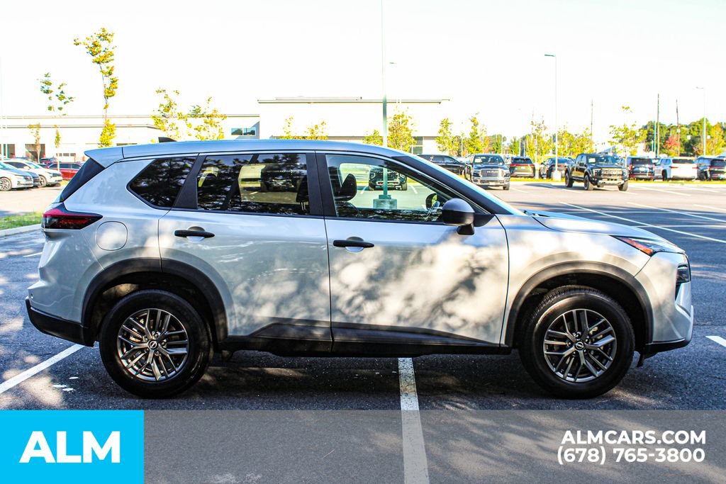Used 2024 Nissan Rogue S FWD image 8