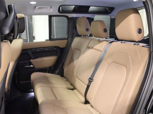 Certified 2025 Land Rover Defender 110 S AWD/4WD image 40