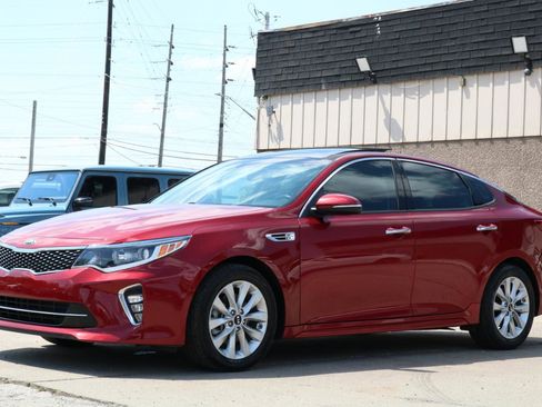 Used 2018 Kia Optima S w/ Panoramic Sunroof Package FWD image 19