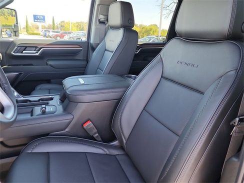 New 2026 GMC Sierra 3500 Denali w/ Denali Reserve Package image 18