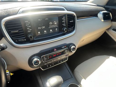 Used 2020 Kia Sorento LX w/ LX I4 Convenience Package AWD/4WD image 22
