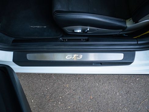 Used 2015 Porsche 911 GT3 RWD image 30