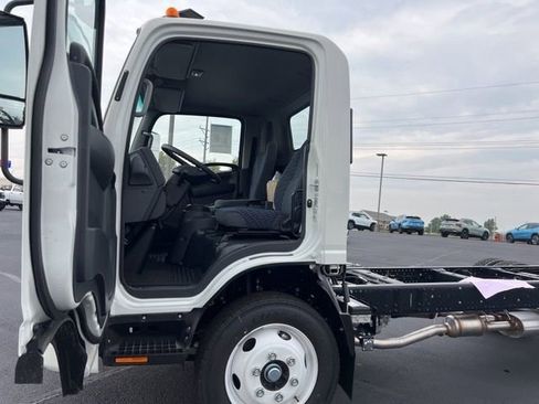 New 2024 Chevrolet Low Cab Forward 5500XG RWD image 10