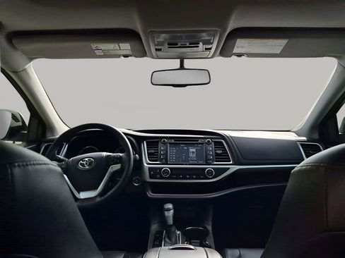 Used 2014 Toyota Highlander Limited image 23