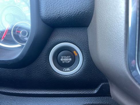 Used 2019 RAM 1500 Laramie AWD/4WD image 30