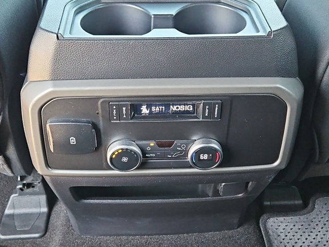 Used 2020 Ford Expedition XLT RWD image 16