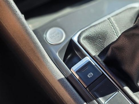 Used 2024 Volkswagen Tiguan Wolfsburg Edition image 36