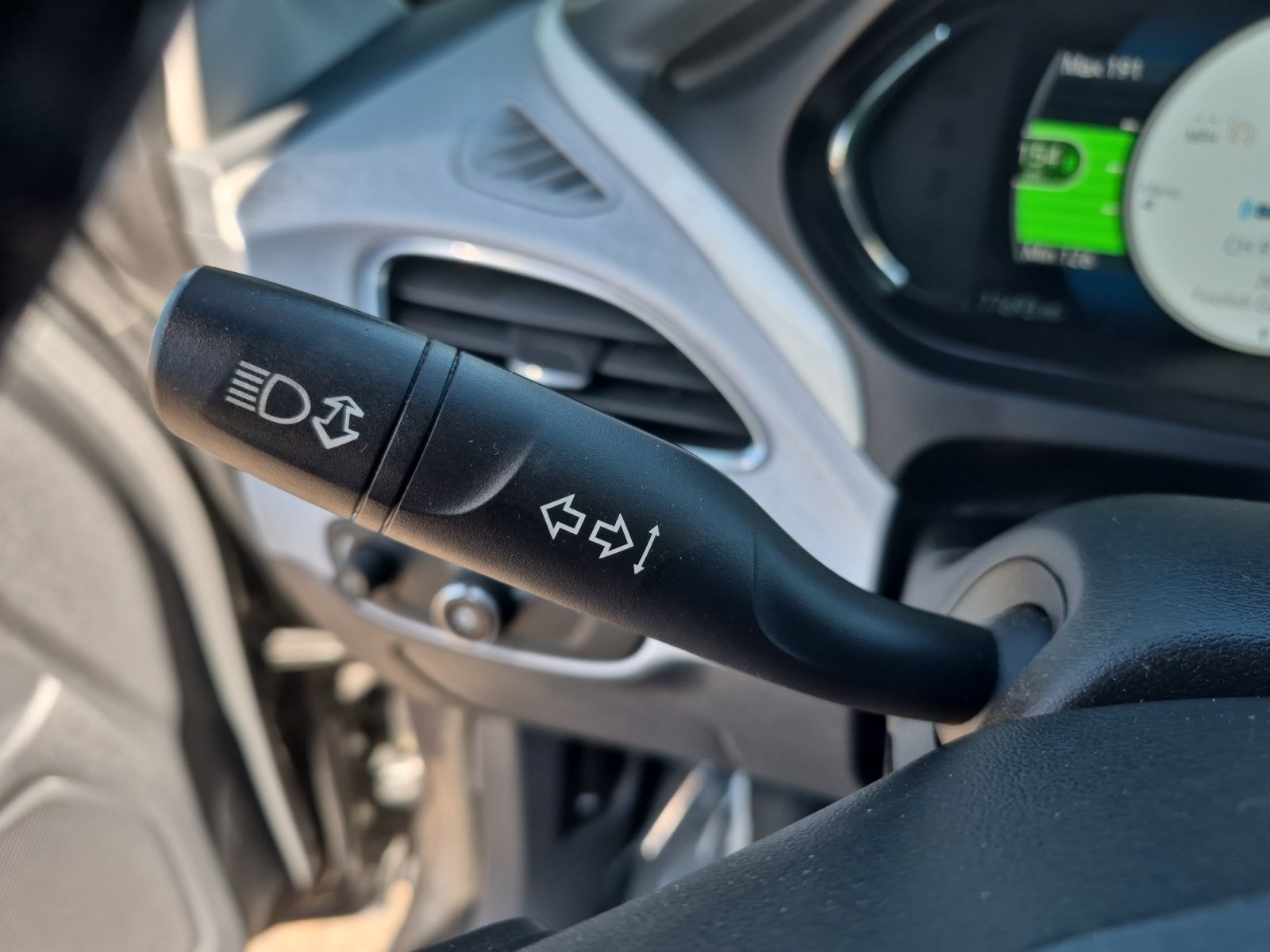 Used 2017 Chevrolet Bolt LT FWD image 33