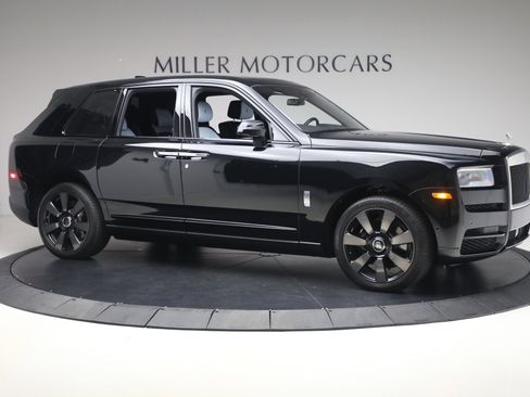 Certified 2022 Rolls-Royce Cullinan w/ Dark Exterior Package image 11