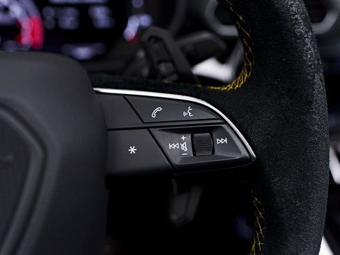 Used 2021 Lamborghini Urus image 65