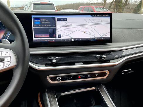 Used 2025 BMW X7 xDrive40i w/ Premium Package image 7