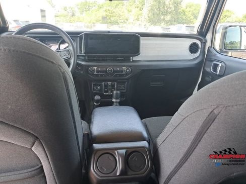 Used 2024 Jeep Wrangler Unlimited Sport AWD/4WD image 26