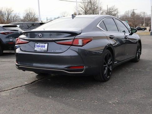 Used 2022 Lexus ES 300h F Sport w/ Accessory Package 2 image 8