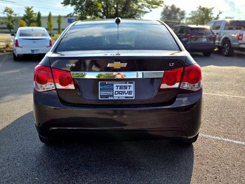 Used 2015 Chevrolet Cruze LT image 4