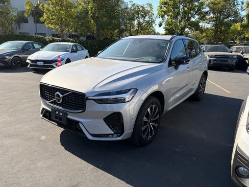 Used 2025 Volvo XC60 B5 Plus AWD/4WD image 1