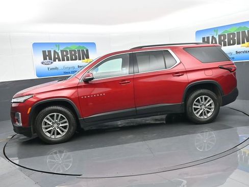 Used 2023 Chevrolet Traverse LT image 2