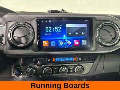 Used 2019 Toyota Tacoma TRD Off-Road w/ TRD Premium Off Road Package AWD/4WD image 16