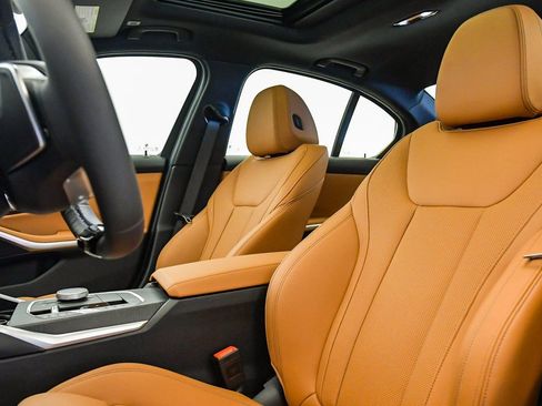 Used 2025 BMW 330i Sedan w/ Premium Package image 18