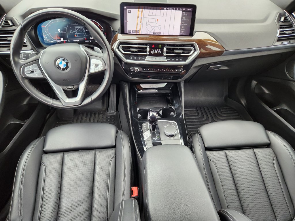 Used 2024 BMW X4 xDrive30i w/ Parking Assistance Package AWD/4WD image 16
