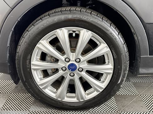 Used 2017 Ford Escape Titanium image 37