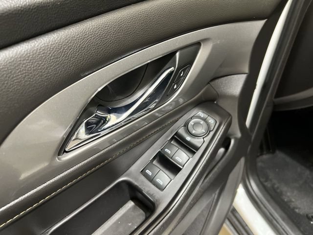 Used 2018 Chevrolet Traverse LT FWD image 21