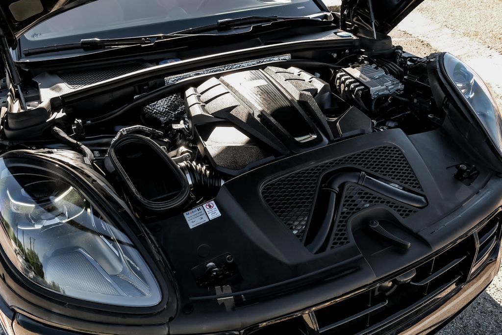 Used 2021 Porsche Macan GTS AWD/4WD image 47