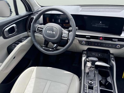 New 2025 Kia Sorento S image 13