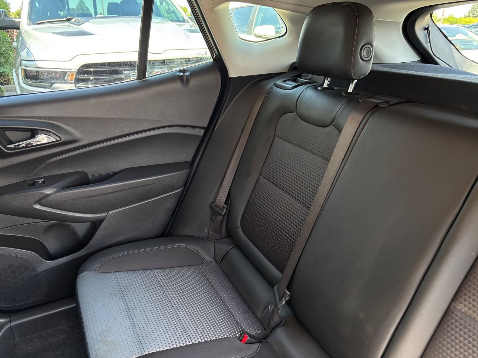 Used 2025 Chevrolet Trax LT w/ LT Convenience Package FWD image 72