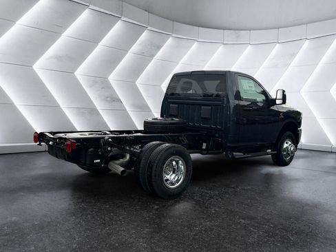 New 2026 RAM 3500 Tradesman w/ Chrome Appearance Group A AWD/4WD image 7