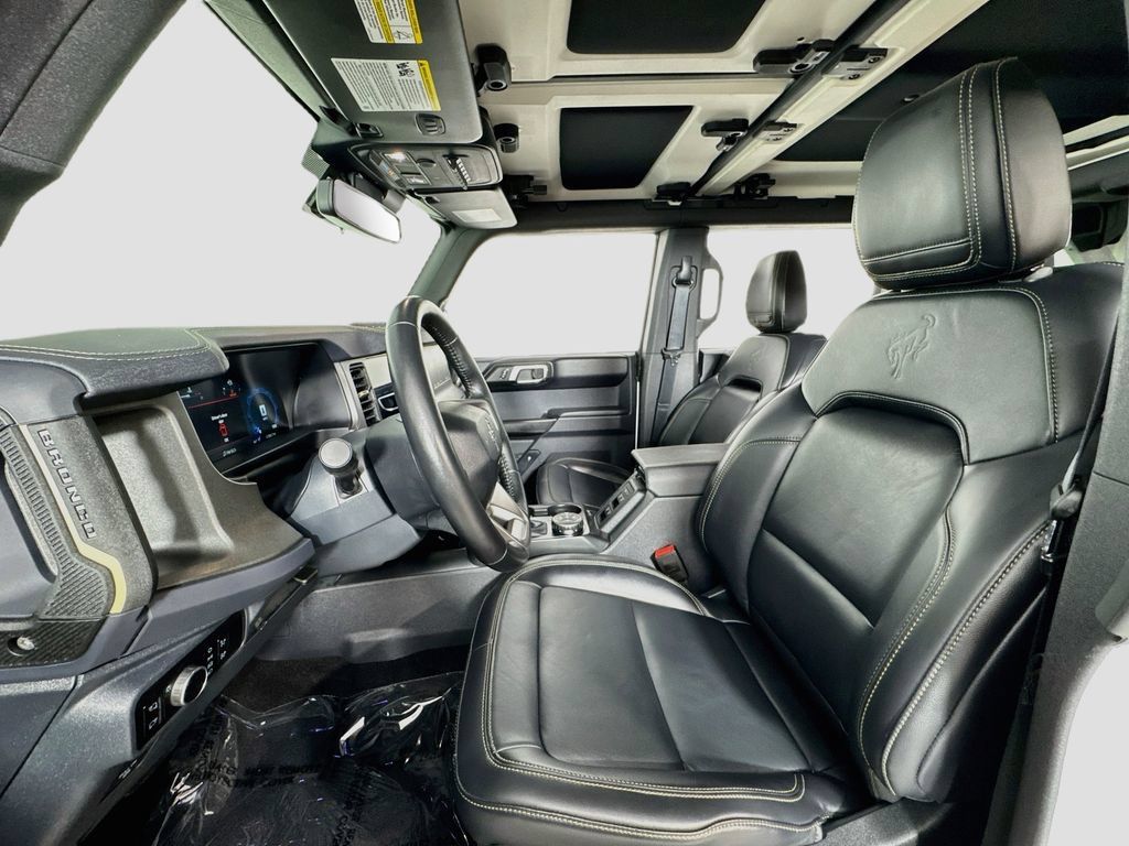 Used 2025 Ford Bronco Badlands AWD/4WD image 12