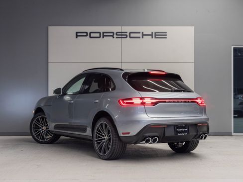 New 2026 Porsche Macan image 3