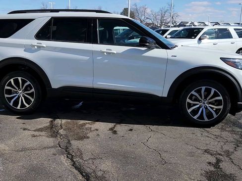 New 2025 Ford Explorer ST-Line image 7