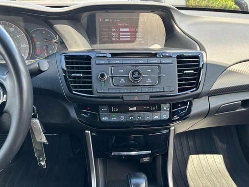 Used 2017 Honda Accord Sport image 13