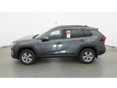 Used 2025 Toyota RAV4 XLE w/ Convenience Package FWD image 3
