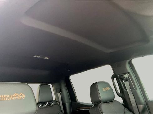 Used 2023 Chevrolet Silverado 1500 High Country w/ Technology Package RWD image 13