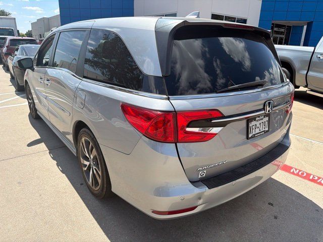 Certified 2024 Honda Odyssey Touring image 7