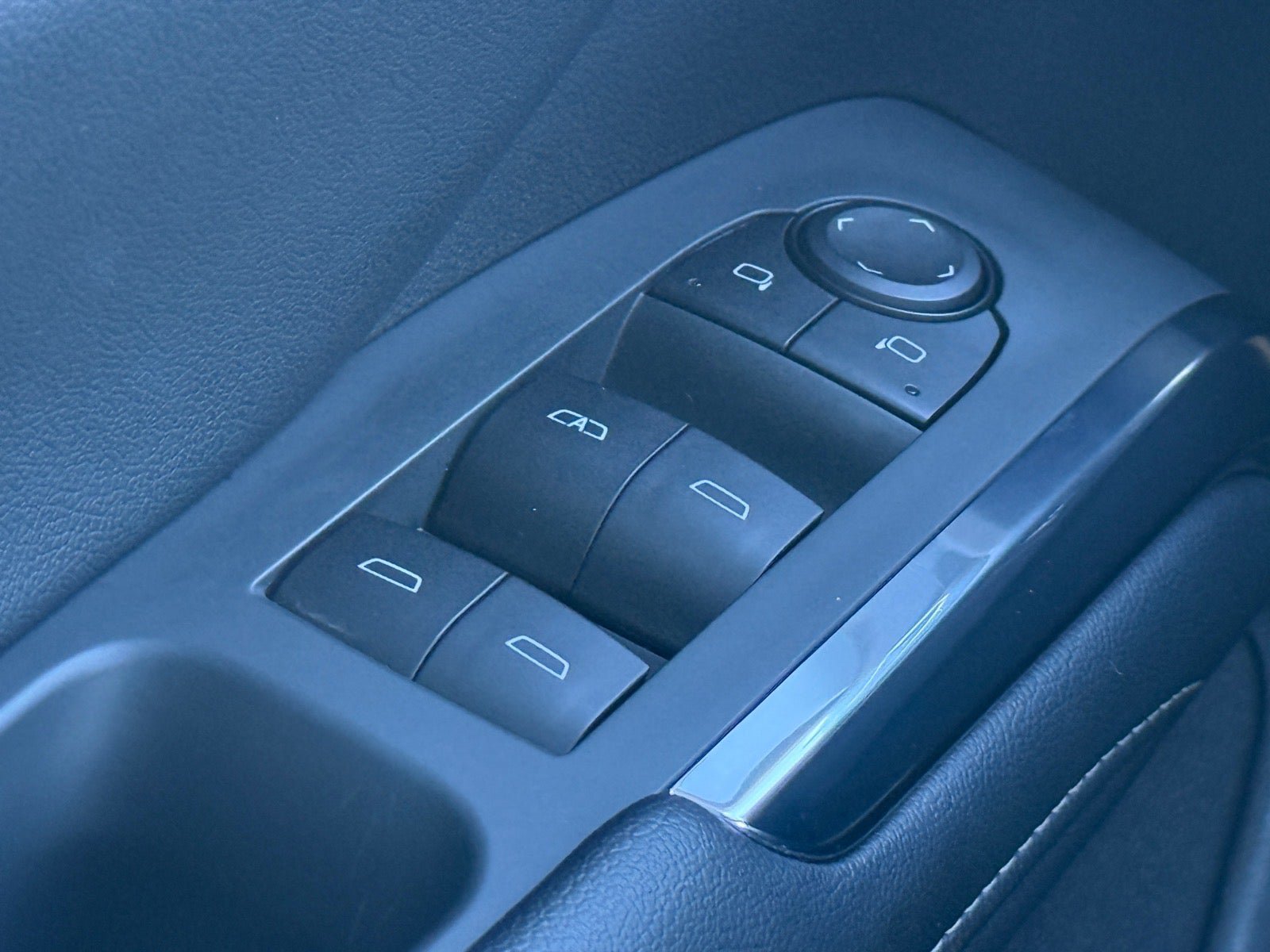 Used 2026 Chevrolet Traverse LT FWD image 18
