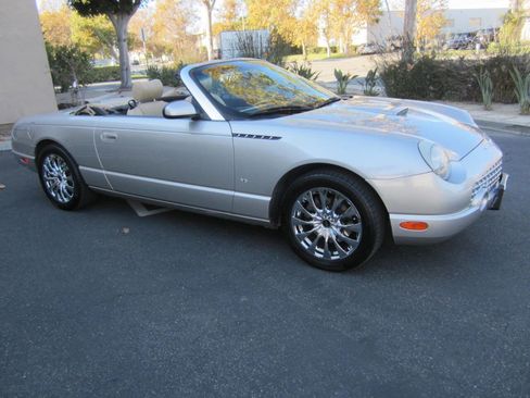 Used 2004 Ford Thunderbird Deluxe image 14