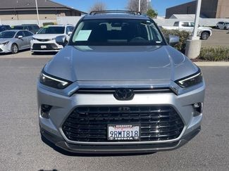 Used 2024 Toyota Grand Highlander Limited video 2