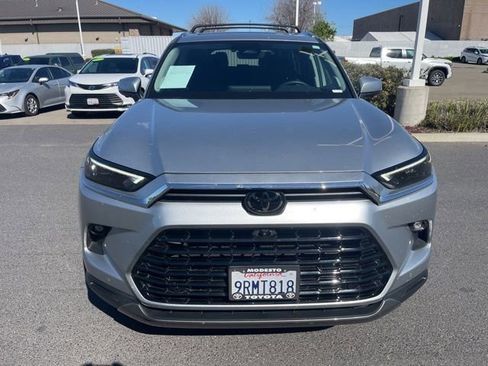 Used 2024 Toyota Grand Highlander Limited image 2