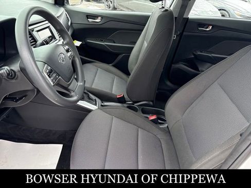 Used 2022 Hyundai Accent SE image 9