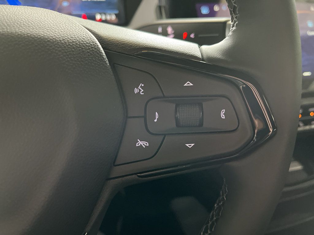 New 2027 Chevrolet Bolt LT w/ Comfort Package FWD image 19